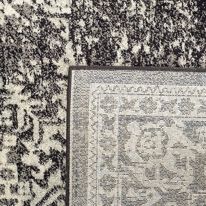 SAFAVIEH Evoke Collection Area Rug - 5'3" x 7'6", Black & Grey, Distressed Design, Non-Shedding & Easy to Clean, Ideal for Living Room, Bedroom, Dining Space (EVK256R)