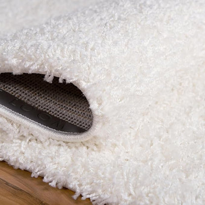Unique Loom Solid Shag Collection Area Rug (5' 3" Round, Snow White)