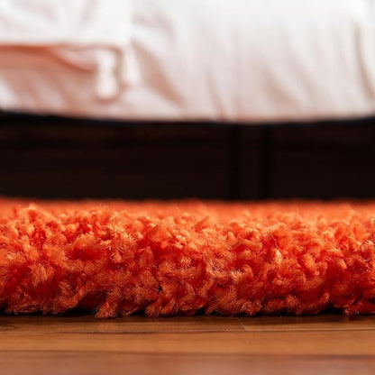 Unique Loom Solid Shag Collection Area Rug (3' 3" Round, Tiger Orange)