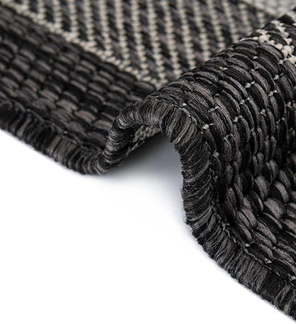 Unique Loom Outdoor Border Collection Area Rug - Soft Border (5' 3" Round, Black/ Ivory)