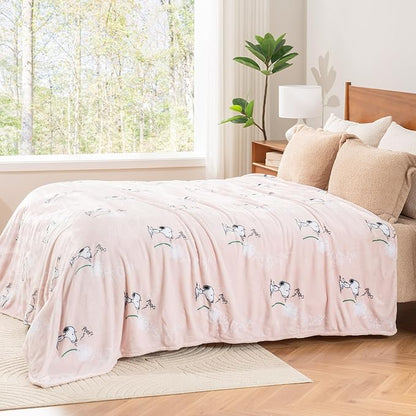 Berkshire Blanket Peanuts® VelvetLoft® Cute Character Snoopy Plush Blanket,Make A Wish Spring Pink,Twin 60 in x 90 in (Official Peanuts® Product)