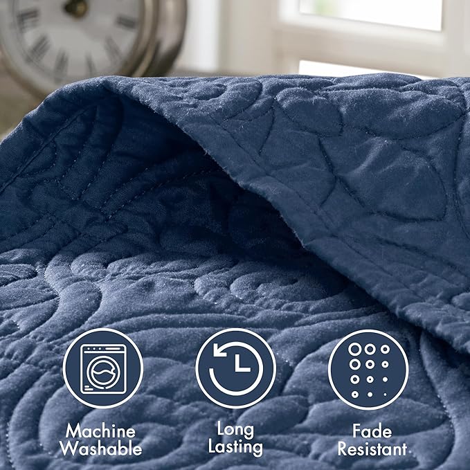 Madison Park Quebec King Size Quilt Bedding Set - Navy , Damask – 3 Piece Bedding Quilt Coverlets – Ultra Soft Microfiber Bed Quilts Quilted Coverlet