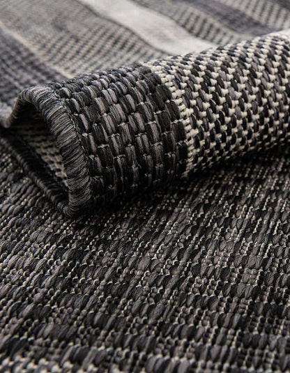 Unique Loom Outdoor Border Collection Area Rug - Soft Border (5' 3" x 8' Oval, Black/ Ivory)