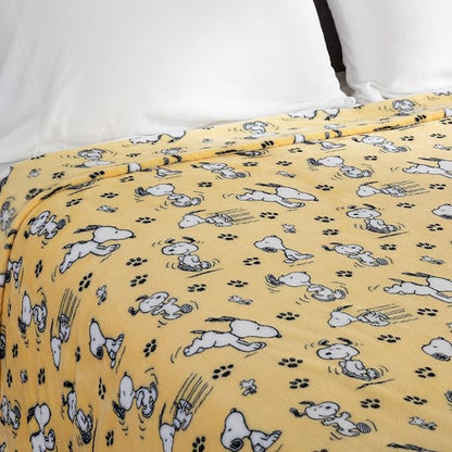 Berkshire Blanket Peanuts® VelvetLoft® Cute Character Snoopy Plush Blanket,Peanuts Poses and Paws Sundress,Full/Queen 90 in x 90 in (Official Peanuts® Product)