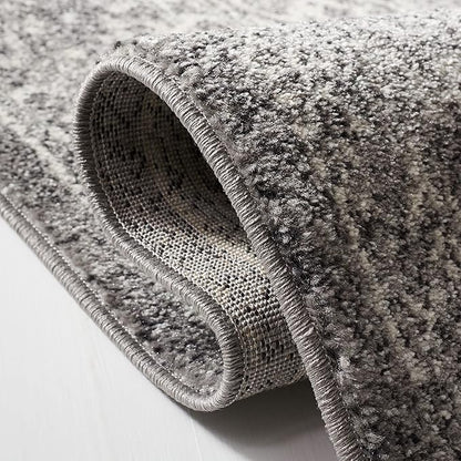 SAFAVIEH Evoke Collection 6'7" Round Grey/Ivory EVK256D Oriental Distressed Non-Shedding Dining Room Entryway Foyer Living Room Bedroom Area Rug