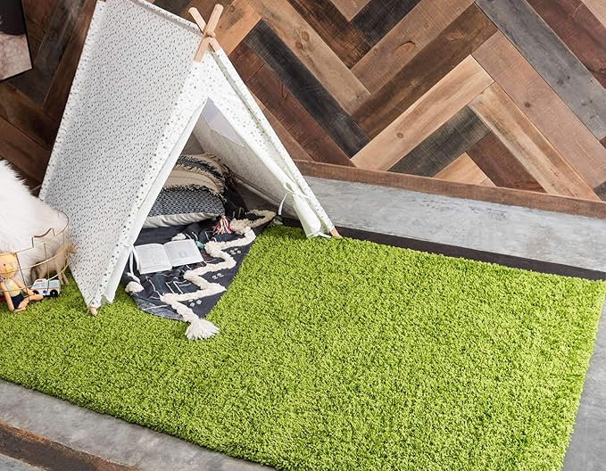 Unique Loom Solid Shag Collection Area Rug (7' 10" x 10' Rectangle, Grass Green)