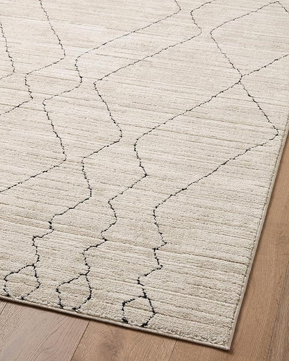 Loloi Darby Collection DAR-03 Sand/Charcoal 2'-7" x 8'-0" Runner Rug