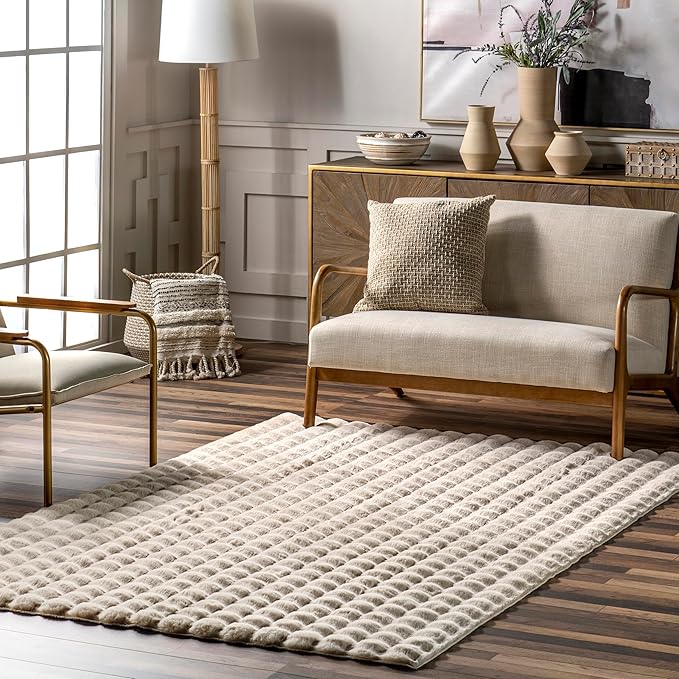 nuLOOM Jeni Solid Faux Rabbit Machine Washable Area Rug, Round 5, Beige