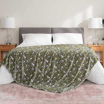 Berkshire Blanket Peanuts® VelvetLoft® Cute Character Snoopy Plush Blanket,Loden Green,Full/Queen 90 in x 90 in (Official Peanuts® Product)