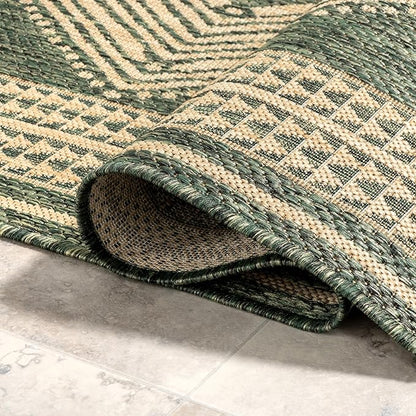 nuLOOM 4' x 6' Outdoor Tribal Geometric Area Rug, Stain Resistant, Weather Resistant, High Traffic, Patio, Balcony, Outside, Ranya Green