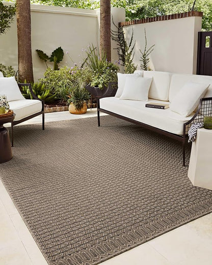 Loloi Chris Loves Julia Providence Collection PRC-05 Natural/Graphite 7'-6" x 7'-6", .12" Pile Height, Indoor/Outdoor Round Area Rug