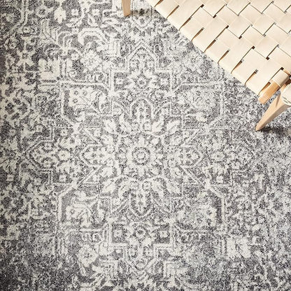 SAFAVIEH Evoke Collection Area Rug - 5'3" Round, Grey & Ivory, Distressed Design, Non-Shedding & Easy to Clean, Ideal for Living Room, Bedroom, Dining Space (EVK256D)