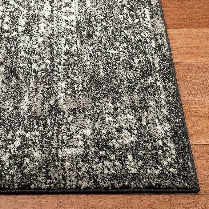 SAFAVIEH Evoke Collection Area Rug - 5'3" x 7'6", Black & Grey, Distressed Design, Non-Shedding & Easy to Clean, Ideal for Living Room, Bedroom, Dining Space (EVK256R)